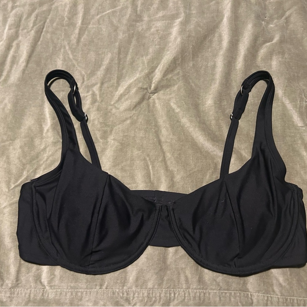#86 Time and Tru Black Bikini Top